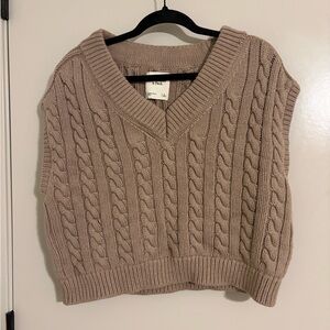 Abercrombie & Fitch Cable Knit V-Neck Sweater - Beige
